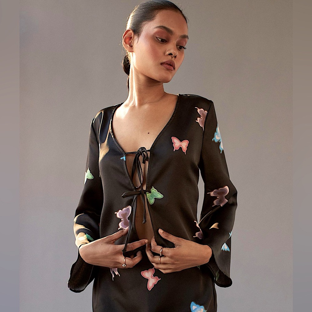 Lisa Says Gah Camilla butterfly tie-front top